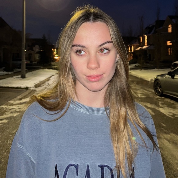 Meet your Posher, Taylor - Picture 1 of 1